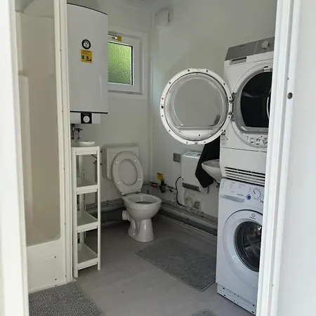 Moebilierter Wohncontainer Fuer Bis Zu 2 Personen In Der Gemeinde アパート Rutzenham