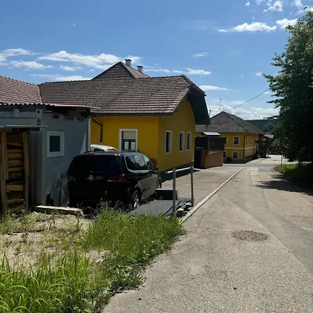 Moebilierter Wohncontainer Fuer Bis Zu 2 Personen In Der Gemeinde アパート Rutzenham