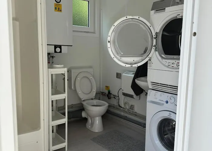 Moebilierter Wohncontainer Fuer Bis Zu 2 Personen In Der Gemeinde アパート Rutzenham