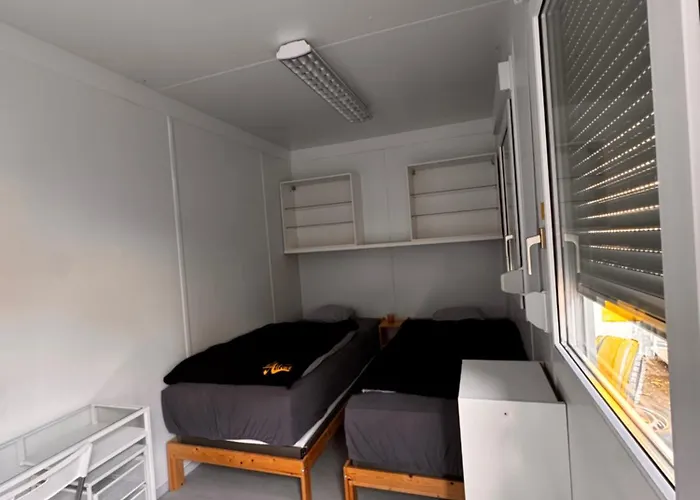 Moebilierter Wohncontainer Fuer Bis Zu 2 Personen In Der Gemeinde *