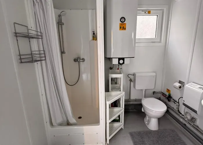 Moebilierter Wohncontainer Fuer Bis Zu 2 Personen In Der Gemeinde