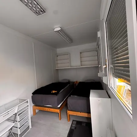 Moebilierter Wohncontainer Fuer Bis Zu 2 Personen In Der Gemeinde *